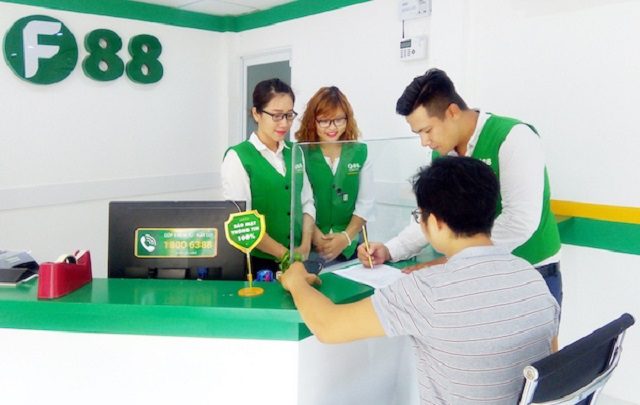 Cầm m&aacute;y ảnh online tại F88